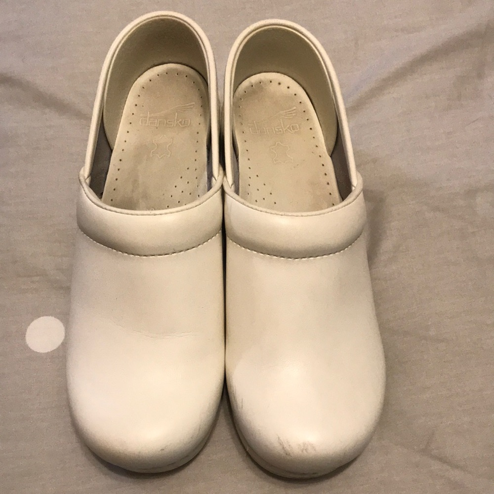 White danskos